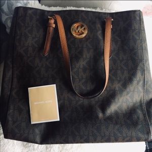 Michael Kors Jet Set Travel Tote Bag